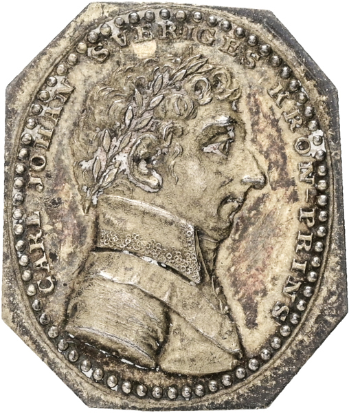 KARL XIV JOHAN (1818-1844) Brakteatpräglad minnespenning med kronprinsens bild.