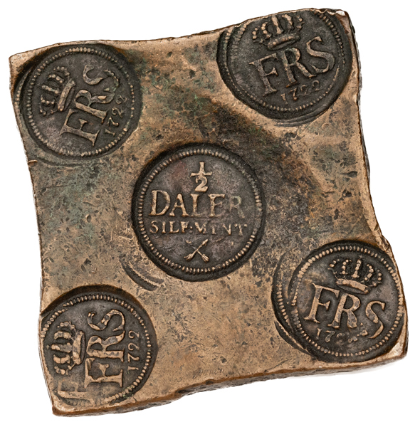 FREDRIK (1720-1751). 1/2 daler SM 1722.