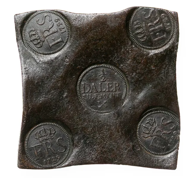 FREDRIK (1720-1751). 1/2 daler SM 1729