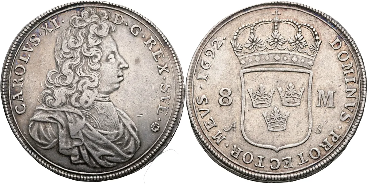 KARL XI (1660-1697). 8 mark 1692